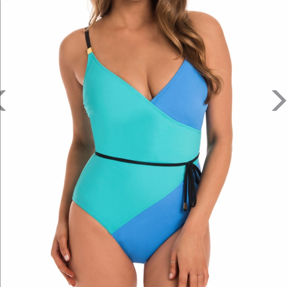 Amoressa NWT swimsuit